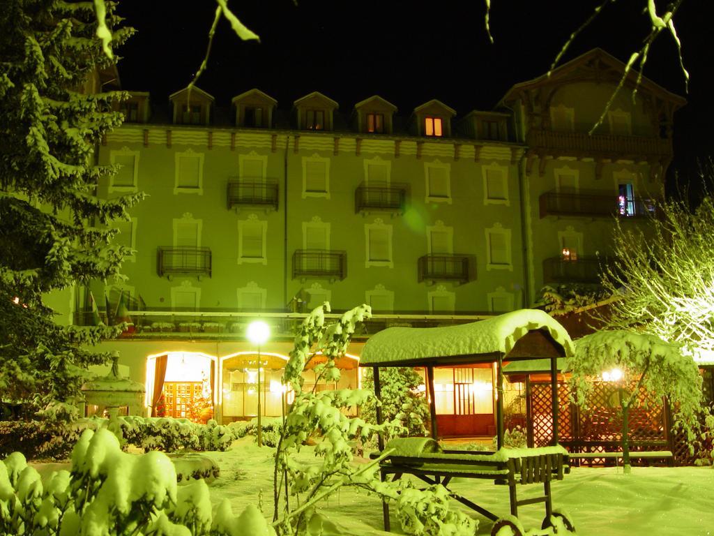 Grand Hotel Ala Di Stura Exteriör bild